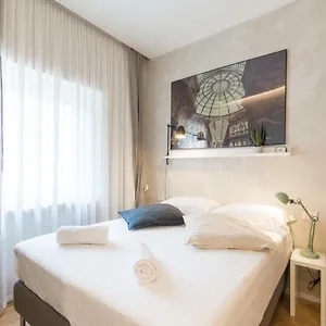 Duomo Deluxe 2*, Mailand Italien
